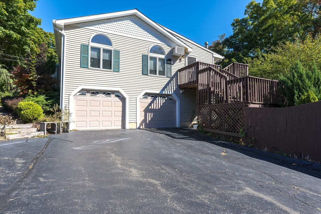 Foto principal - 97 Algonquin Dr