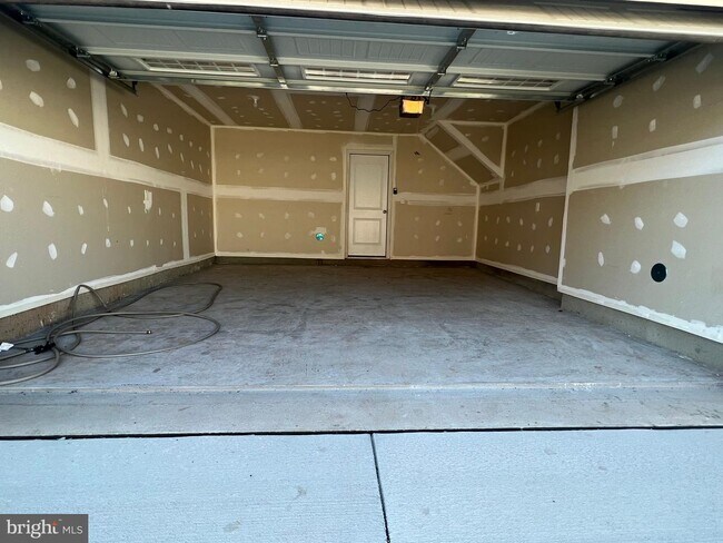 Building Photo - 1265 Apollo Dr