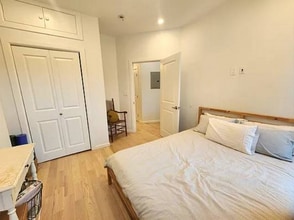 Building Photo - 16 S Cedar St