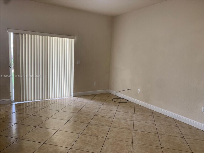 Foto del edificio - 9057 Preston Pl