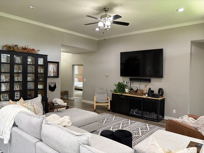 Foto del edificio - Townhome at Old Hawthorne