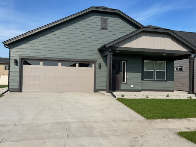 Foto del edificio - 421 Needlegrass Ln