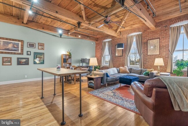 Foto del edificio - 2551 Trenton Ave