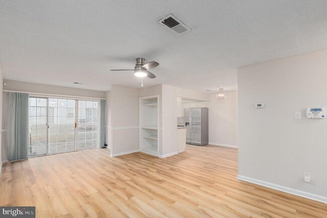 Building Photo - 12113 Greenway Ct
