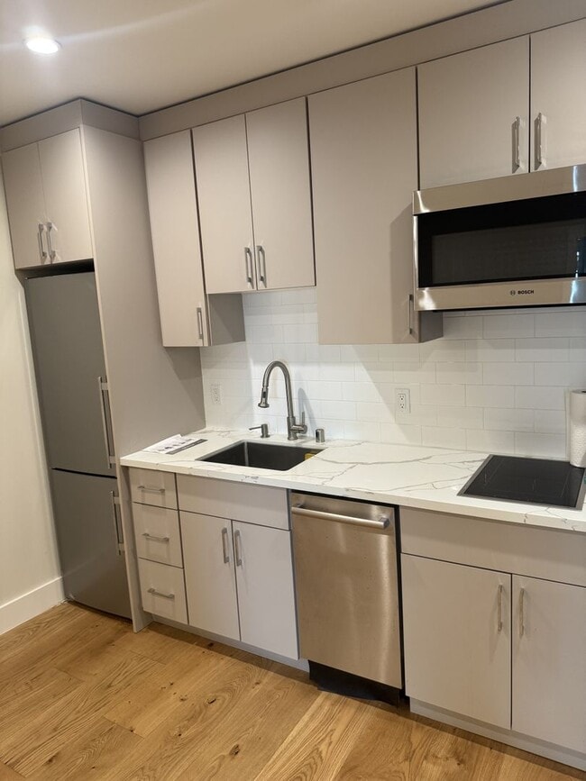 Building Photo - 408 Rivera St
