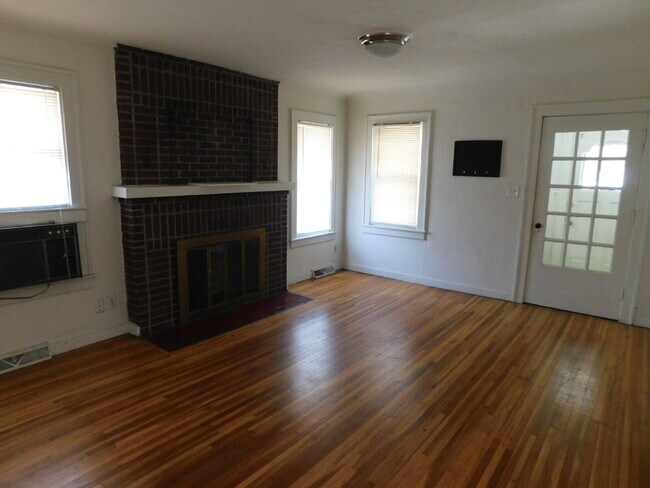 Foto del edificio - Lower Unit Duplex Walking Distance to Downtown Birmingham