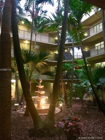 Foto del edificio - 8615 NW 8th St