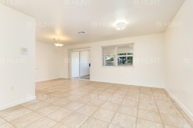 Building Photo - 2208 Kirkbride Ave