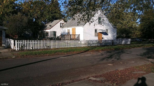 Building Photo - 18805 Marx St