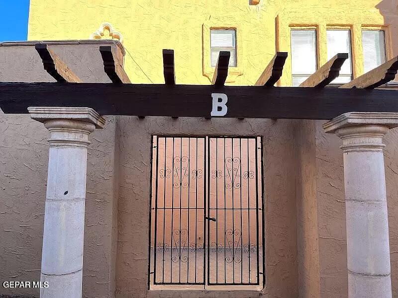 Foto principal - 10604 Springwood Dr