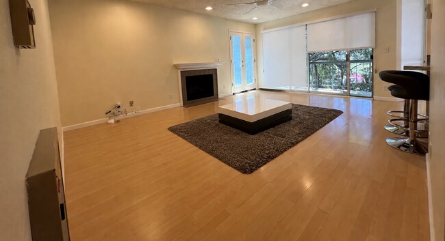 Foto del edificio - North Berkeley Furnished 1 Bed Condo - Parking / 4 Minutes Walk to Campus