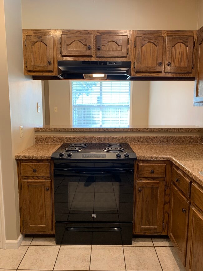 Building Photo - 3403 Saddle Creek Cove