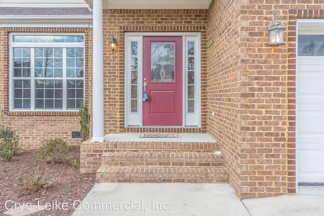 Building Photo - 3 br, 2.5 bath House - 7515 Pfizer Dr.