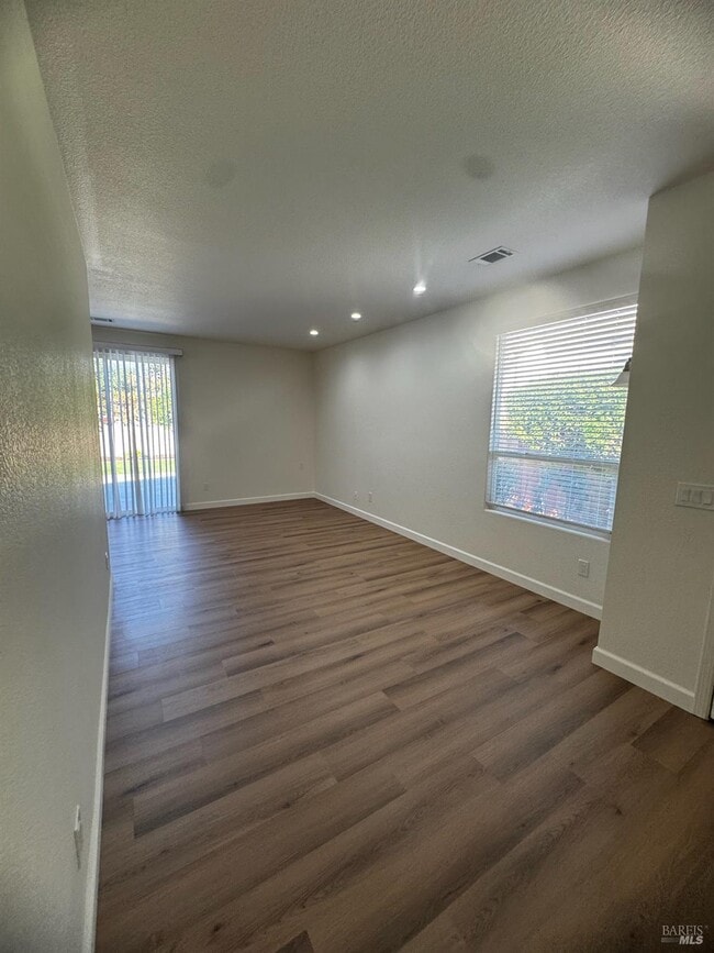 Foto del edificio - 413 Morales Ct