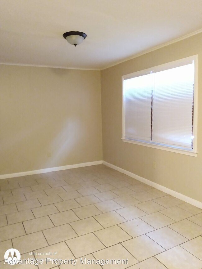 Building Photo - 3 br, 1.5 bath House - 3767 Maple Leaf Cv.