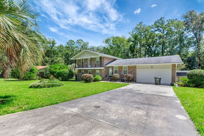 Foto del edificio - Charming Summerville Home in Quail Arbor