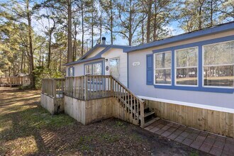 Building Photo - 4460 Grand Oaks Dr