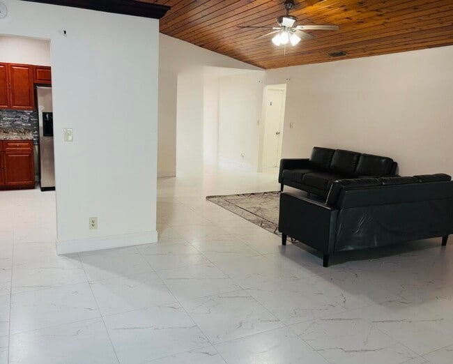 Foto del edificio - 11617 NW 23rd Ct