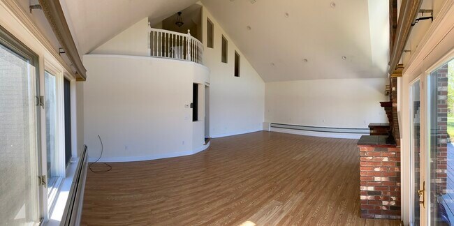 Living Room - 3875 Union St