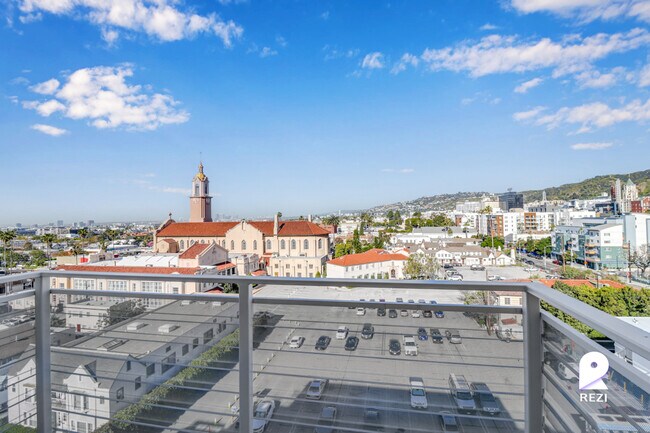 Foto del edificio - 1530 Cassil Pl