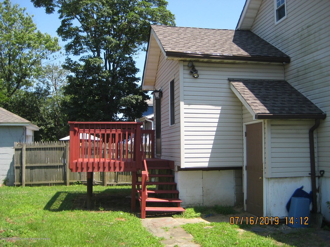 Primary Photo - 99 Joline Ave