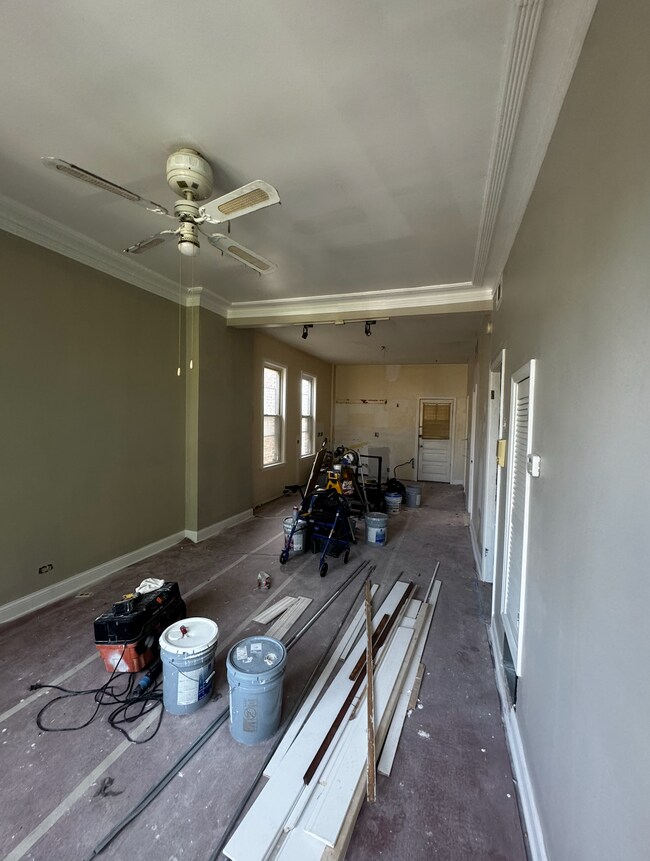 Foto del edificio - 1348 N Bell Ave