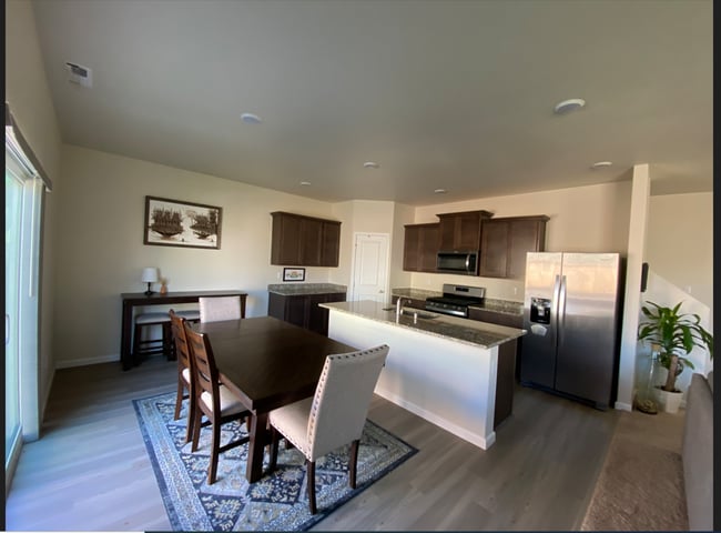 Building Photo - Modern & Spacious 5-Bedroom Home in Desirable Sultan Community
