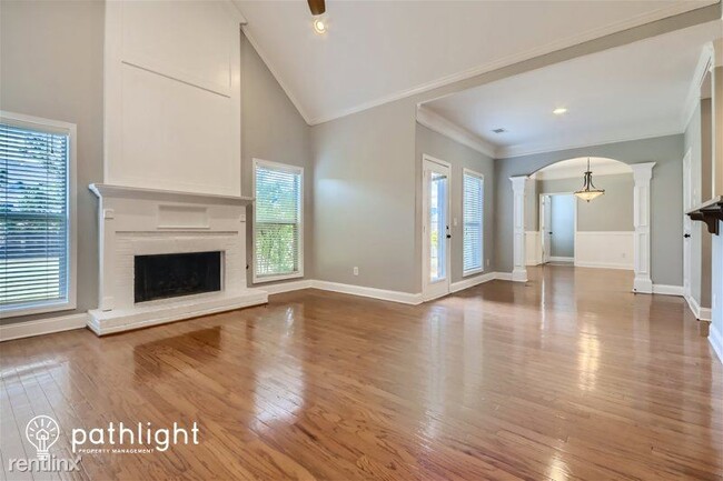 Building Photo - 5 br, 3.5 bath House - 151 Shelton Dr UNIT