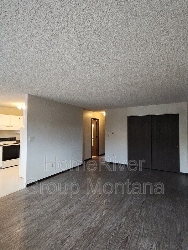 Foto del edificio - 913 Pattee Creek Dr