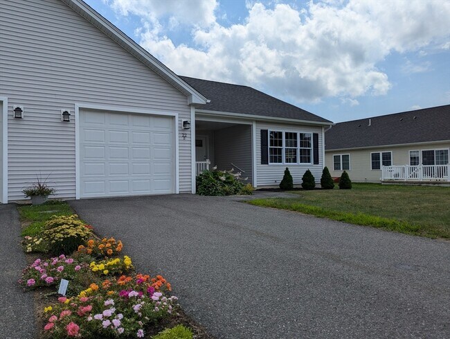 Building Photo - 22 Snowberry Cir