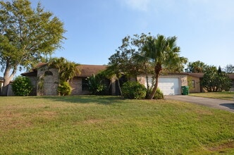 Building Photo - 366 Joy Haven Dr