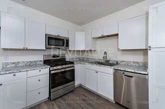 Building Photo - 177 June St