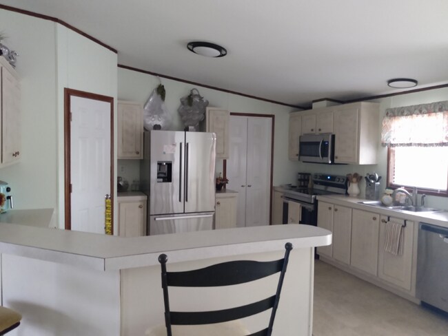 Foto del edificio - 739 Proctor Ln