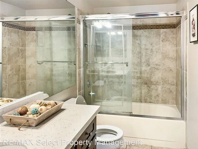 Building Photo - 2 br, 2 bath House - 611 SW 5th Ct  Unit A303