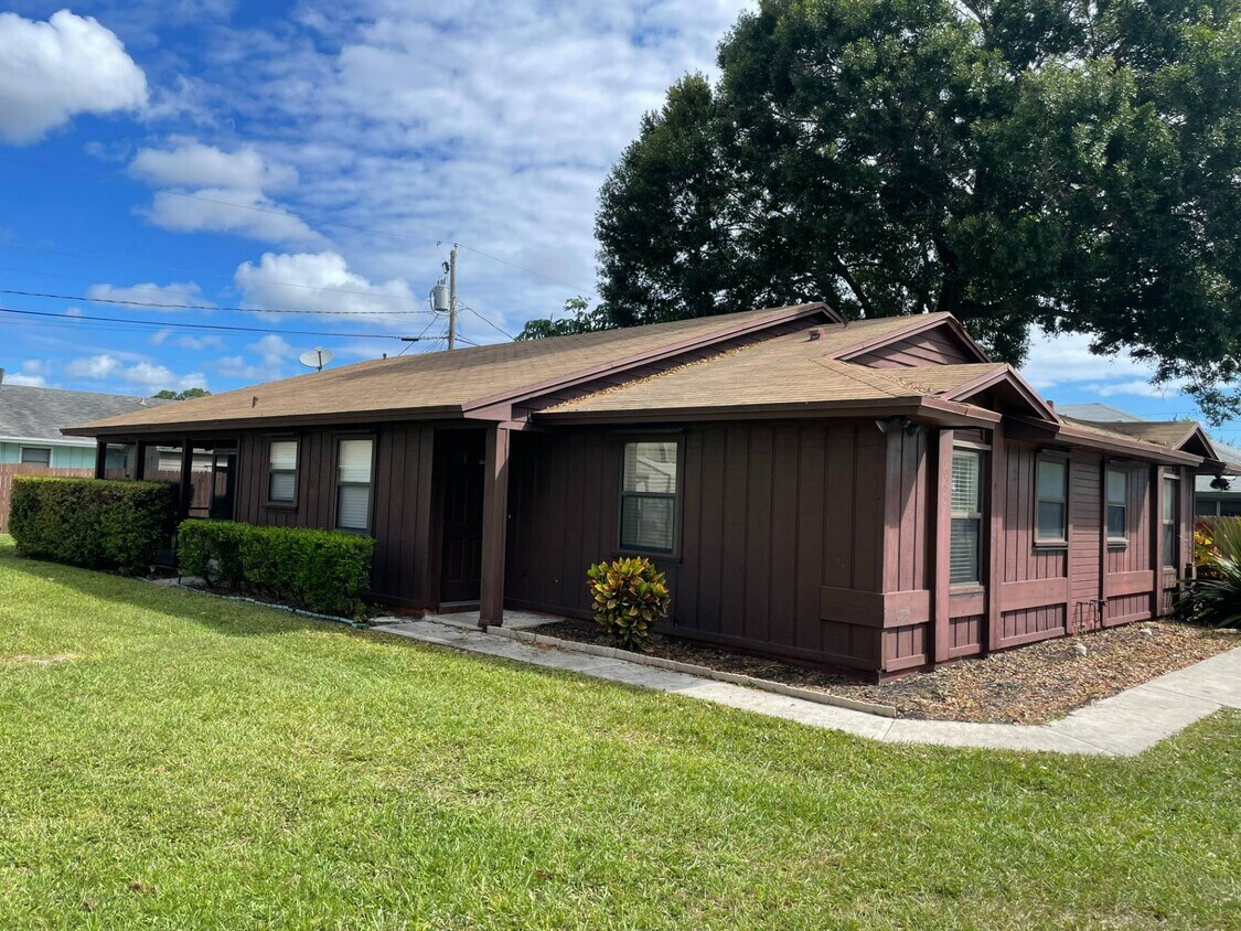 Foto principal - 6065 Loree St