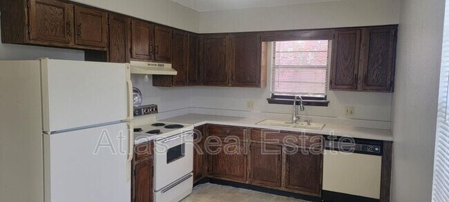 Building Photo - 17204-17206 E 48th Terrace S