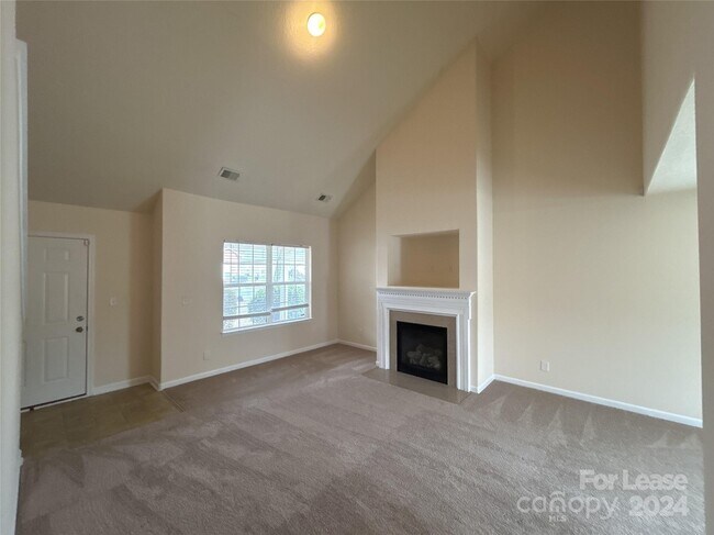 Building Photo - 7011 Bullock Dr