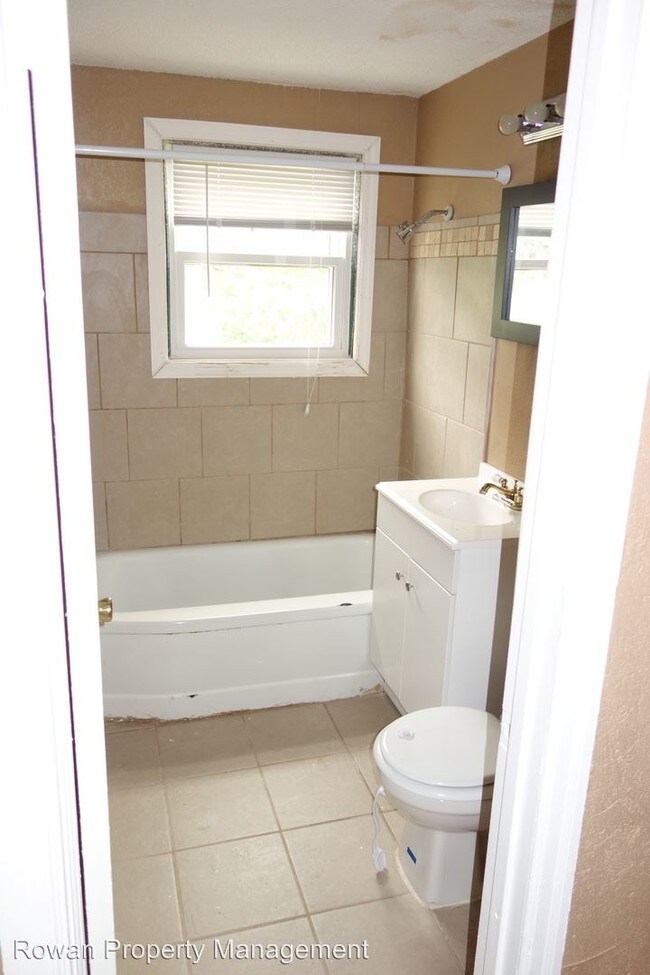 Foto del edificio - 5417 Swope Pkwy