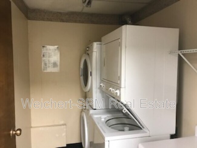 Foto del edificio - 109 N Main St