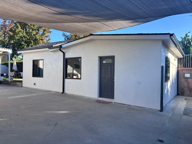 Building Photo - 7329 Mason Ave