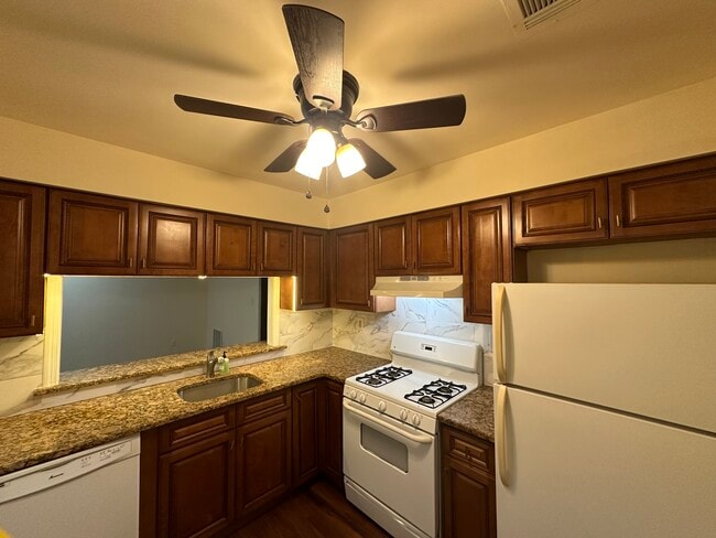Foto del edificio - 502 Woodbridge Commons Way