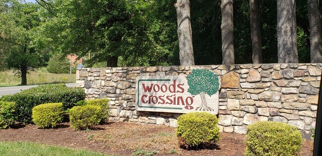 Building Photo - Newly Renovated Condo in Wood Crossing - R...