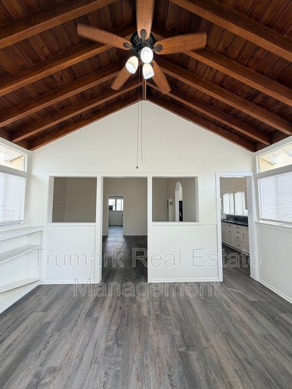 Building Photo - 1728 N California St