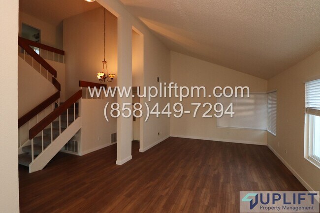 Foto del edificio - 4 Bed 3 Bath House in Spring Valley w/ Was...