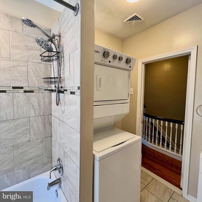 Foto del edificio - 928 N 63rd St