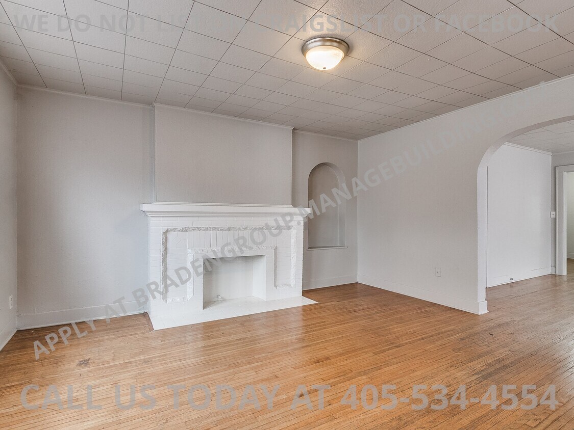 Primary Photo - 2411 NW 12th St