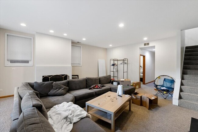 Foto del edificio - 2338 N Greenview Ave