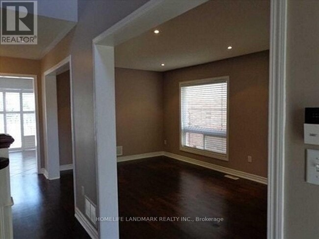 Building Photo - 19 Wetmeadow Dr