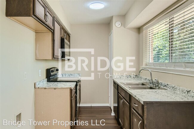 Building Photo - 3 br, 2 bath House - 1511 Donley Drive