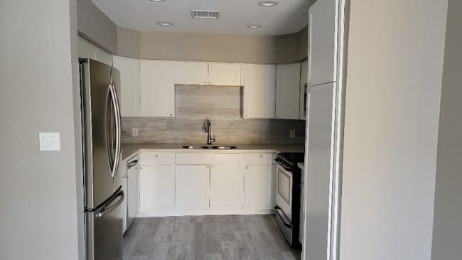 Building Photo - 2232 E Roosevelt St